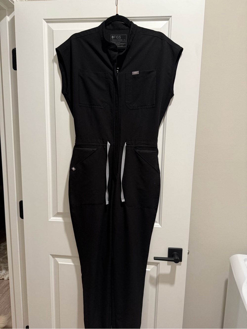 Figs Black Sleeveless Jumpsuit with Contrast Drawstring - Picture 7 of 8